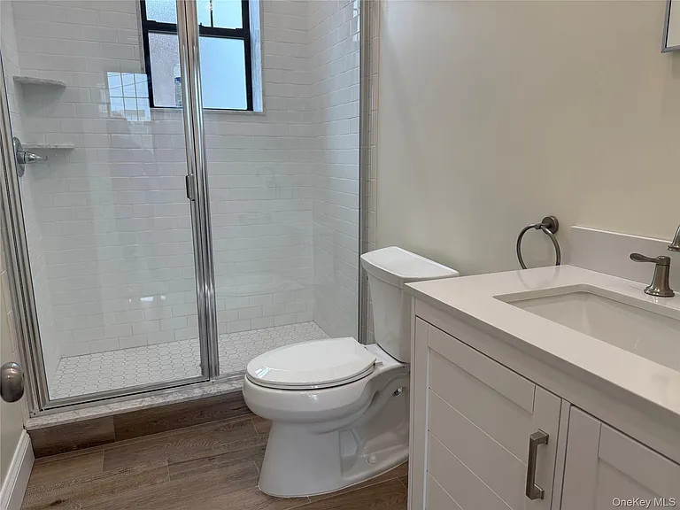 162 2nd St #4 — Photo 15