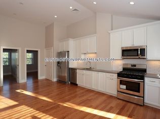 126 London St #3, Boston, MA 02128