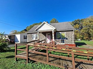 9800 Rich Patch Rd, Covington, VA 24426