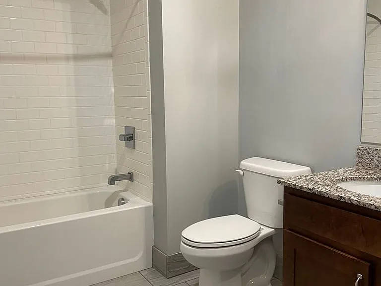 Oak Knitting Mill Apartments Franklin Square Available — Photo 13