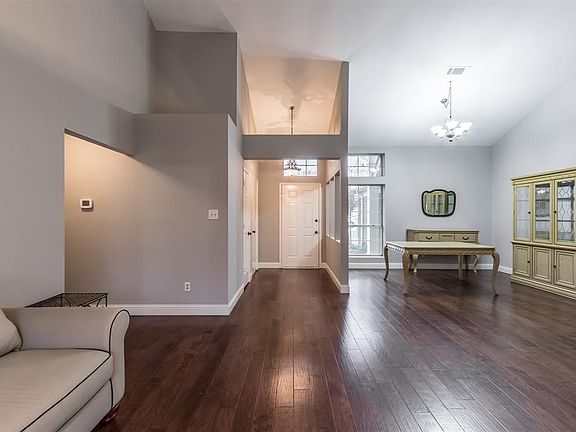 4th image of 4348 Woodglen Dr