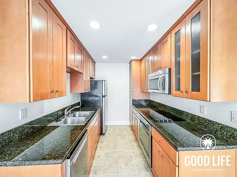 1 bed, 1.0 bath, 691 sqft, $2,500 — Photo 2