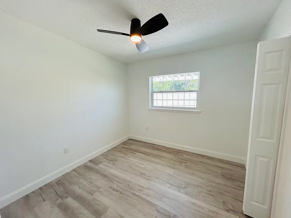 Building Photo - 6603 Cocos Dr #6603