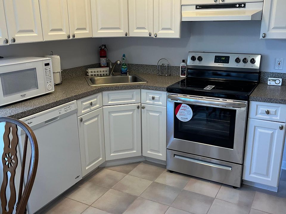 1st image of 38 White Oak St
