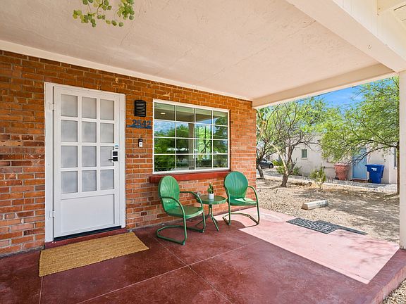 Front porch 2 chairs & table, Ring doorbell