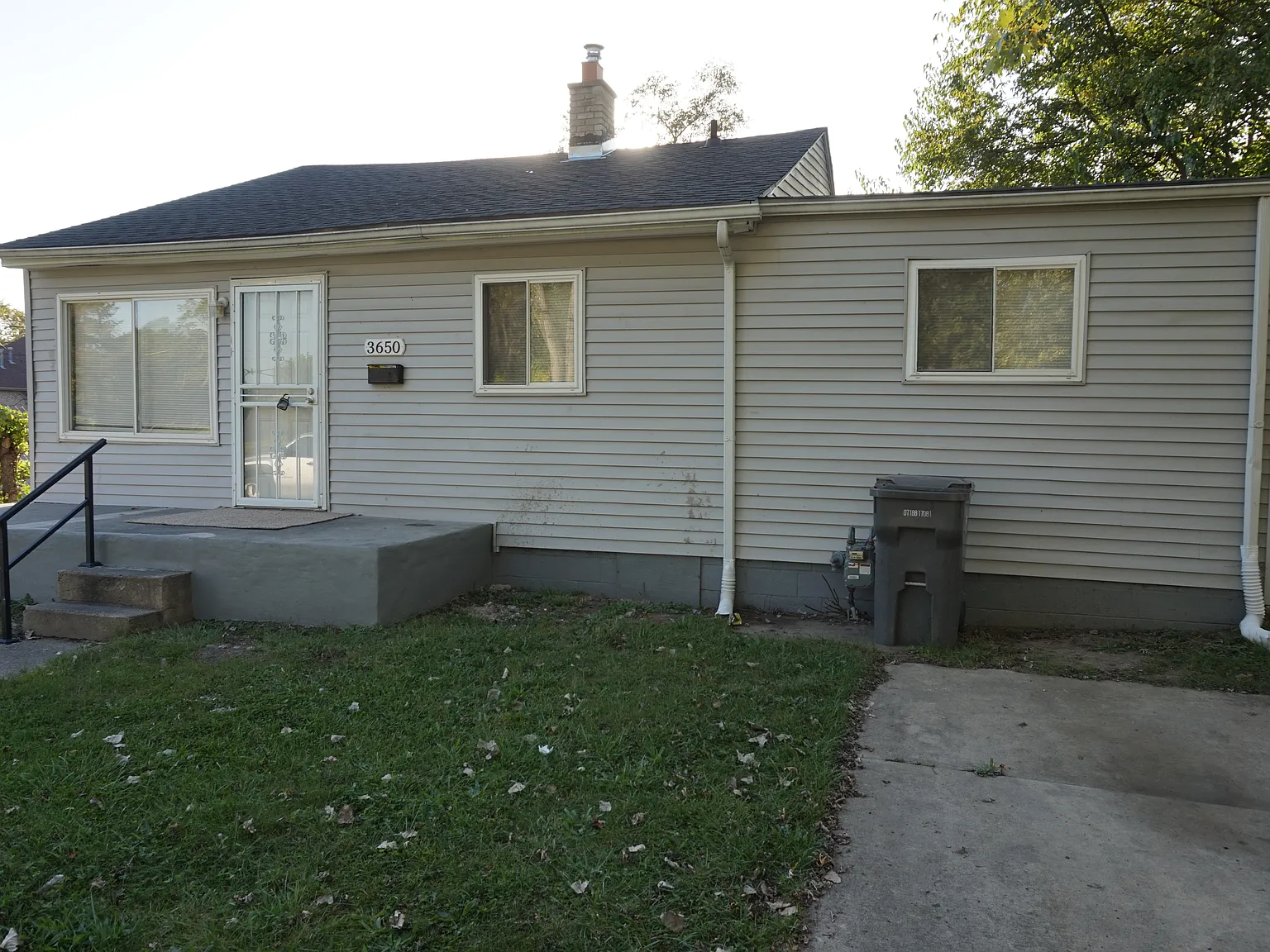 4 bed, 1000 sqft, $1,550 — Photo 2