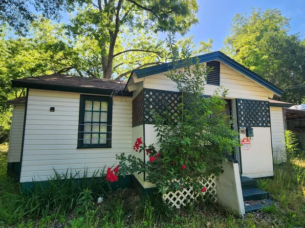 306 Opp Ave, Andalusia, AL 36420