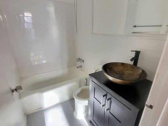 5th image of 523 W 150th St APT 4