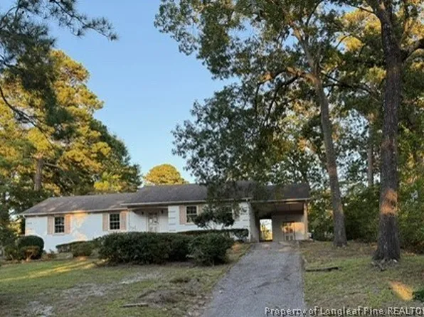 5114 Lake Valley Dr, Fayetteville, NC 28303