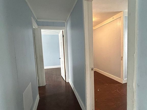 4th image of 111 S Wood St #A