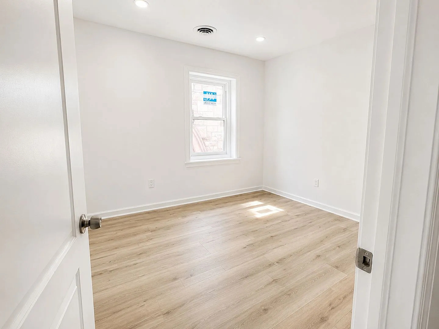Renovated 2 Bedroom Apartment in Squirrel Hill, Philadelphia, PA | In-Unit Laundry, Central Air &... — Photo 4