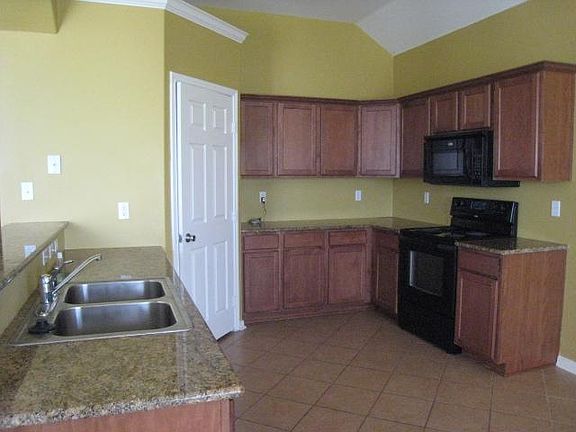 3rd image of 2112 Mendocino Dr