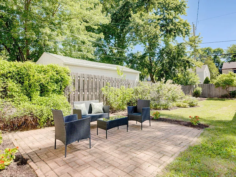 5952 N Lydell Ave — Photo 4