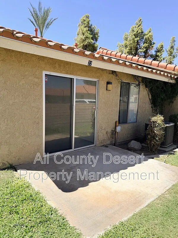 2 bed, 1.0 bath, 704 sqft, $1,950 — Photo 3