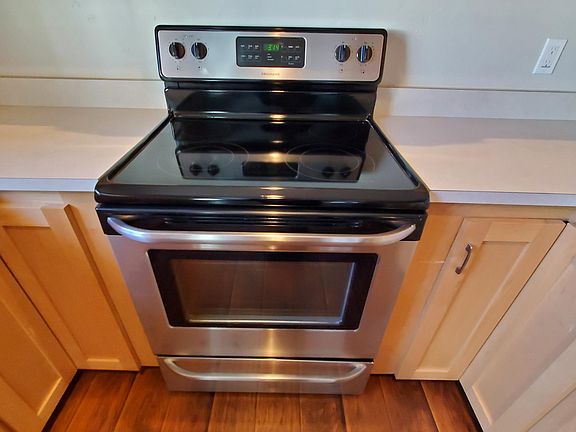 3rd image of 165 California St APT 5