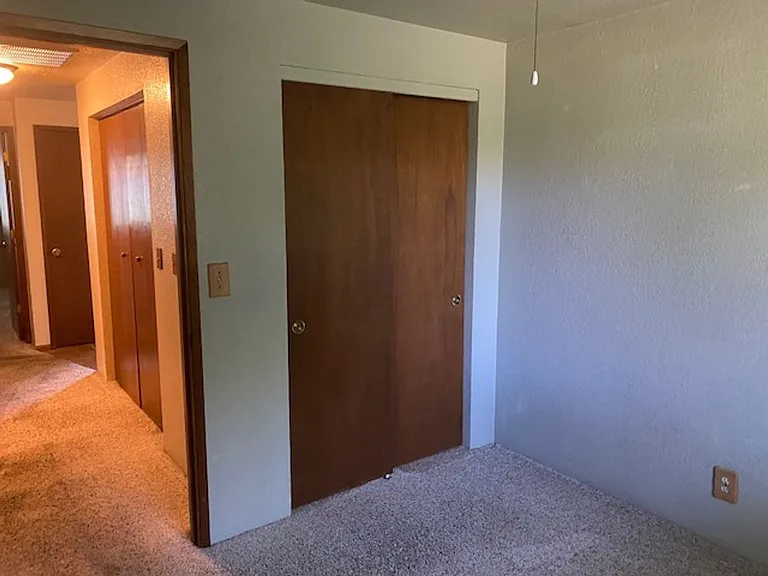 680 Malabar Dr — Photo 14