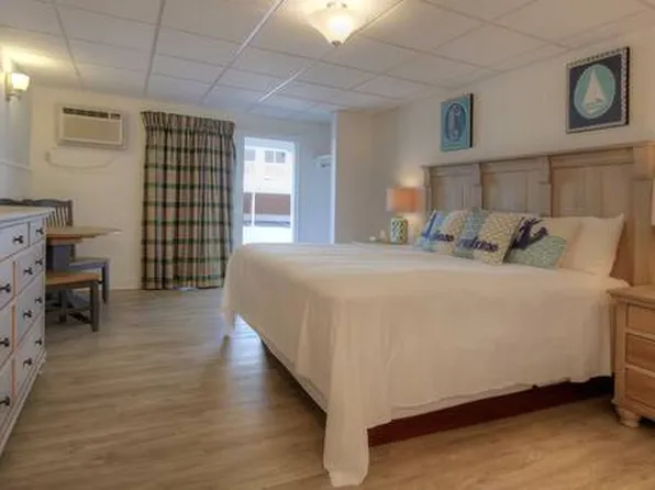 40 Ashworth Ave, Hampton, NH