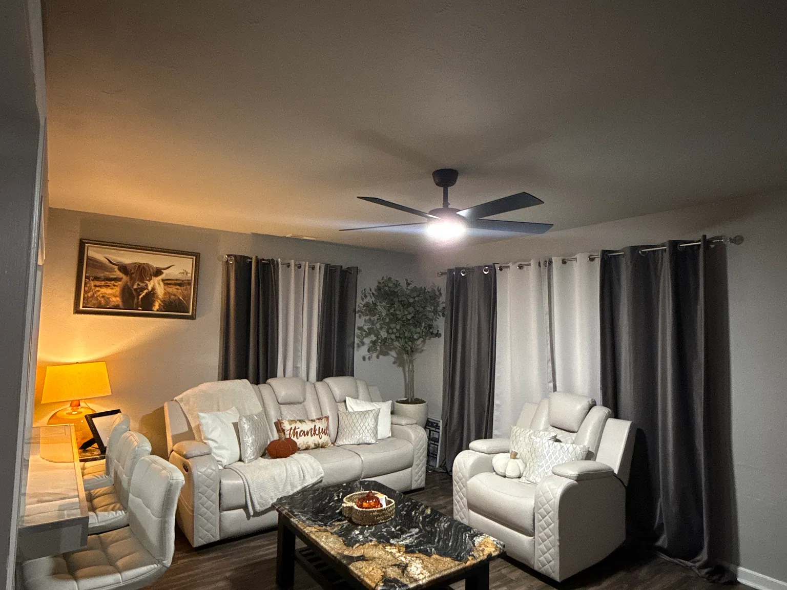 3 bed, 912 sqft, $3,000 — Photo 1
