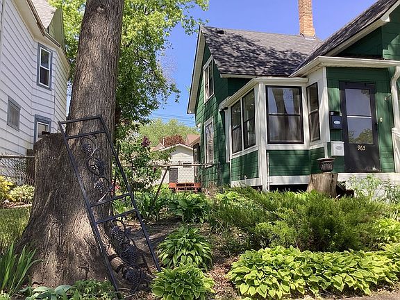 3rd image of 965 Fremont Ave E