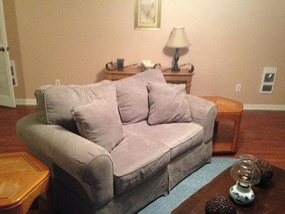 3rd image of 223 Hillcrest Ln #B1