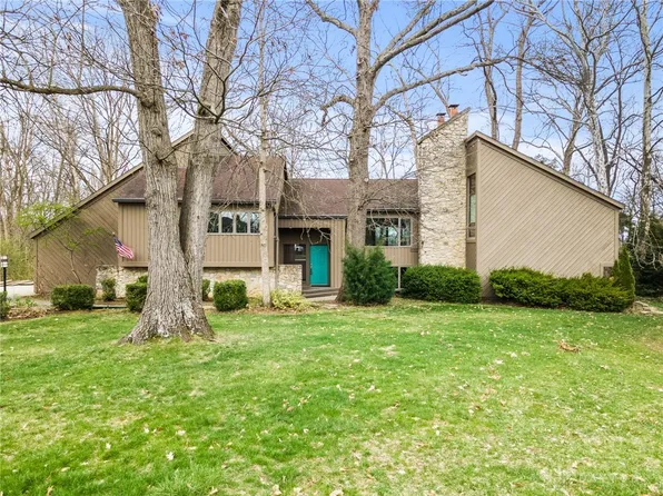 1055 Wilderness Blf, Tipp City, OH 45371