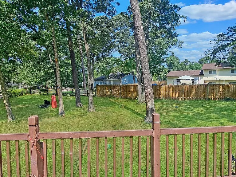 5209 Vaughan Ct — Photo 10