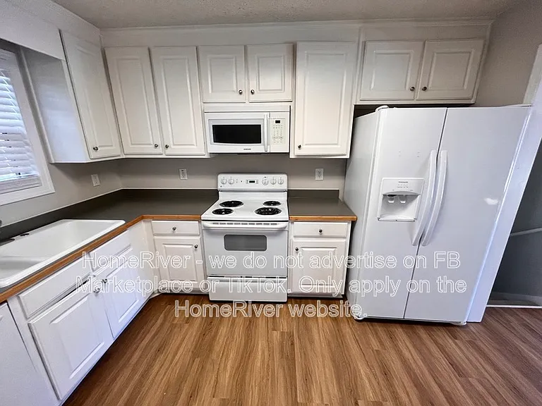 1365 Lance Cir — Photo 7