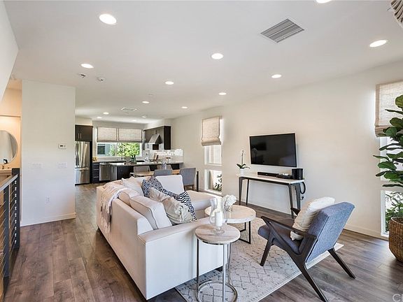 5th image of 1534 Greenwich Way