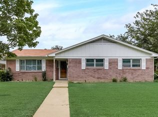 6929 Riviera Dr, Fort Worth, TX 76180