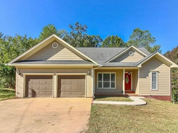 1869 Ridge Rd, Columbus, MS 39705