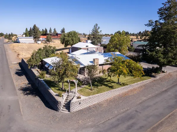 2752 SW Aaron St, Madras, OR 97741