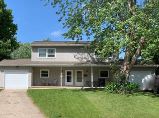 10 Westbrook Cir, Madison, WI 53711