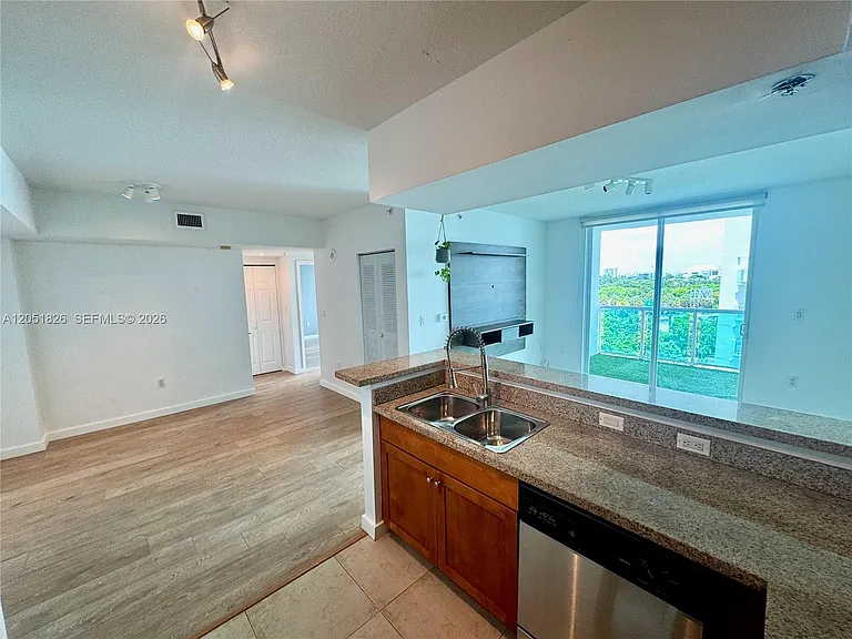 1723 SW 2nd Ave #704 — Photo 7