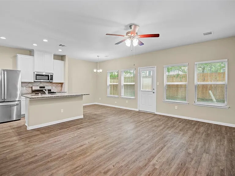 3614 Vista Pointe Dr — Photo 3