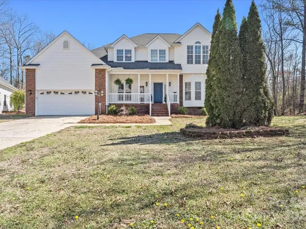 1233 Waterford Dr, Lincolnton, NC 28092