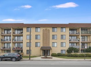 5447 W Lawrence Ave APT 204, Chicago, IL