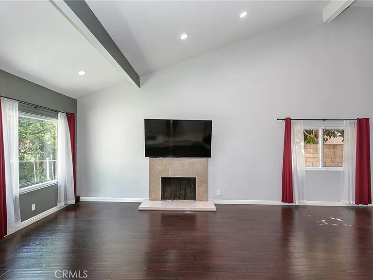 20246 Lanark St — Photo 5