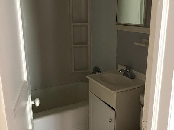 5th image of 4962 Buford Ave