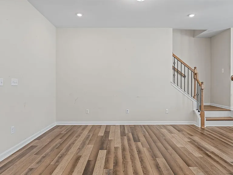 1631 Glacier Dr — Photo 23