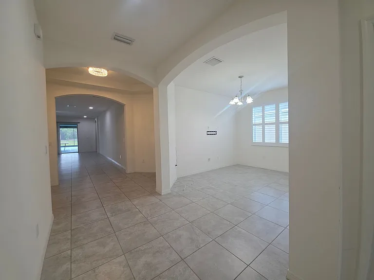 17545 Buckingham Garden Dr — Photo 7