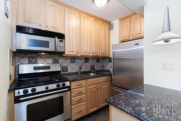 Sold by Brooklyn Heights Real Estate Inc | media 4
