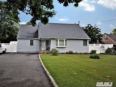 2nd image of 331 Higbie Ln