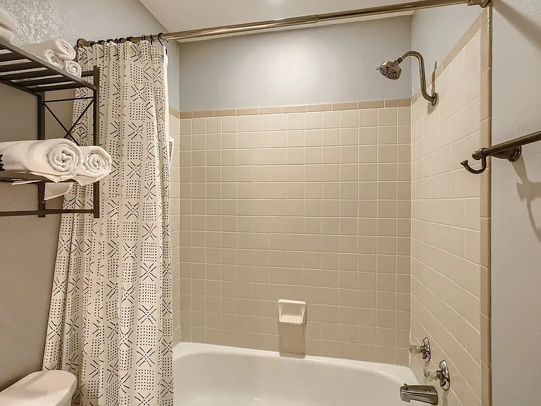 2113 Walnut St #9B — Photo 19