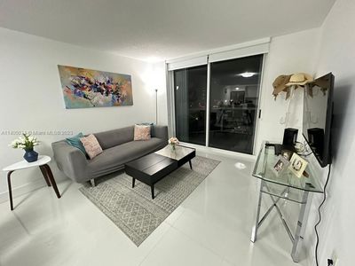 17275 Collins Ave APT 611, Sunny Isles Beach, FL, 33160