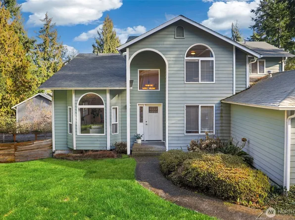 3950 NE Oceangate Lane, Bremerton, WA 98311