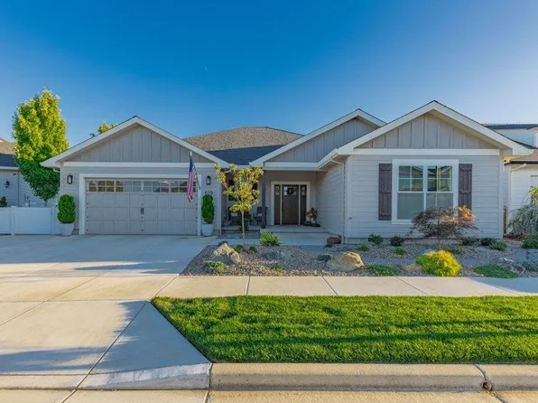 629 Bridge Creek Dr, Central Point, OR 97502