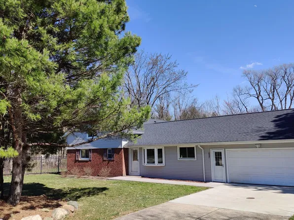 2527 Richmond Rd, Beachwood, OH 44122