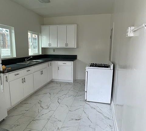 3rd image of 5671 La Mirada Ave