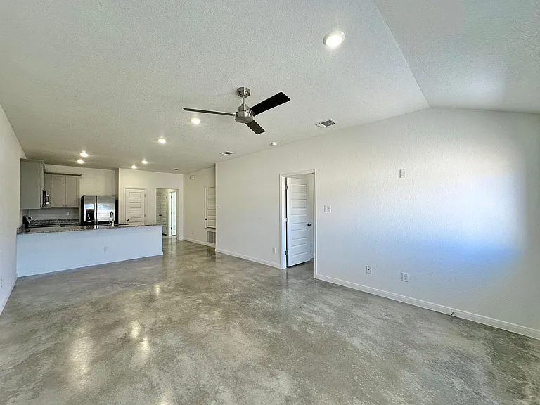 905 Cherry Laurel Ln — Photo 19