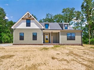 8577 Old Stage Hwy, Smithfield, VA 23430